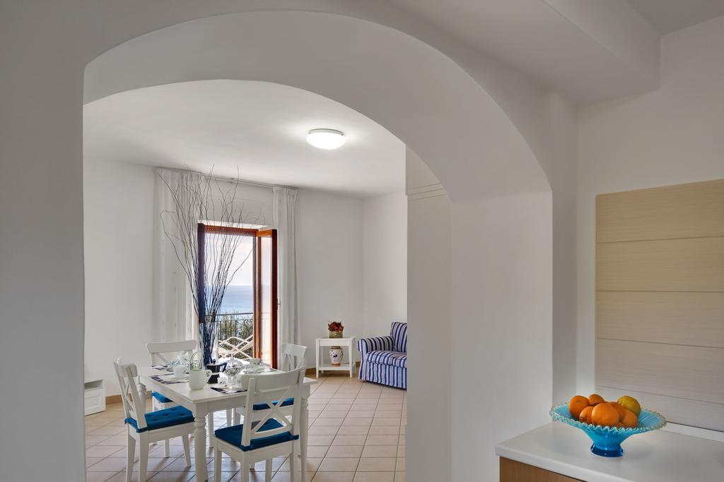 شقة Matisse Nerano By Gocce Marina del Cantone الغرفة الصورة